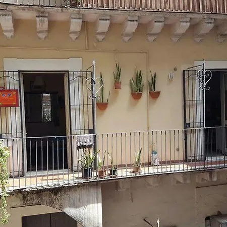 Da Gianni E Lucia With Bathroom In The Center Penzion Katánie