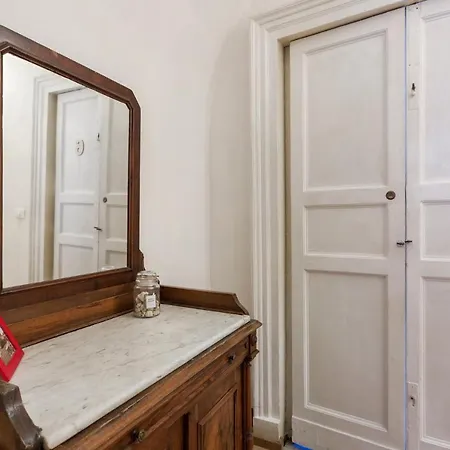 Da Gianni E Lucia With Bathroom In The Center Katánie