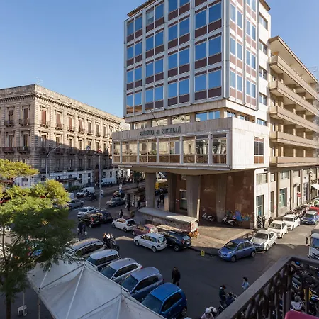 Da Gianni E Lucia With Bathroom In The Center Катания
