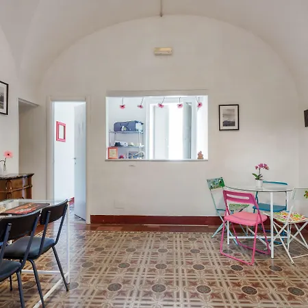 Da Gianni E Lucia With Bathroom In The Center Гостевой дом Катания