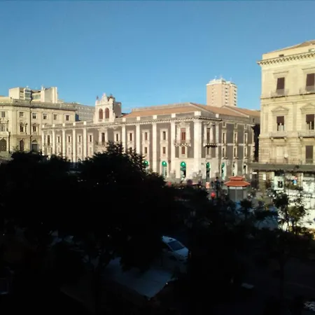Da Gianni E Lucia With Bathroom In The Center Catania
